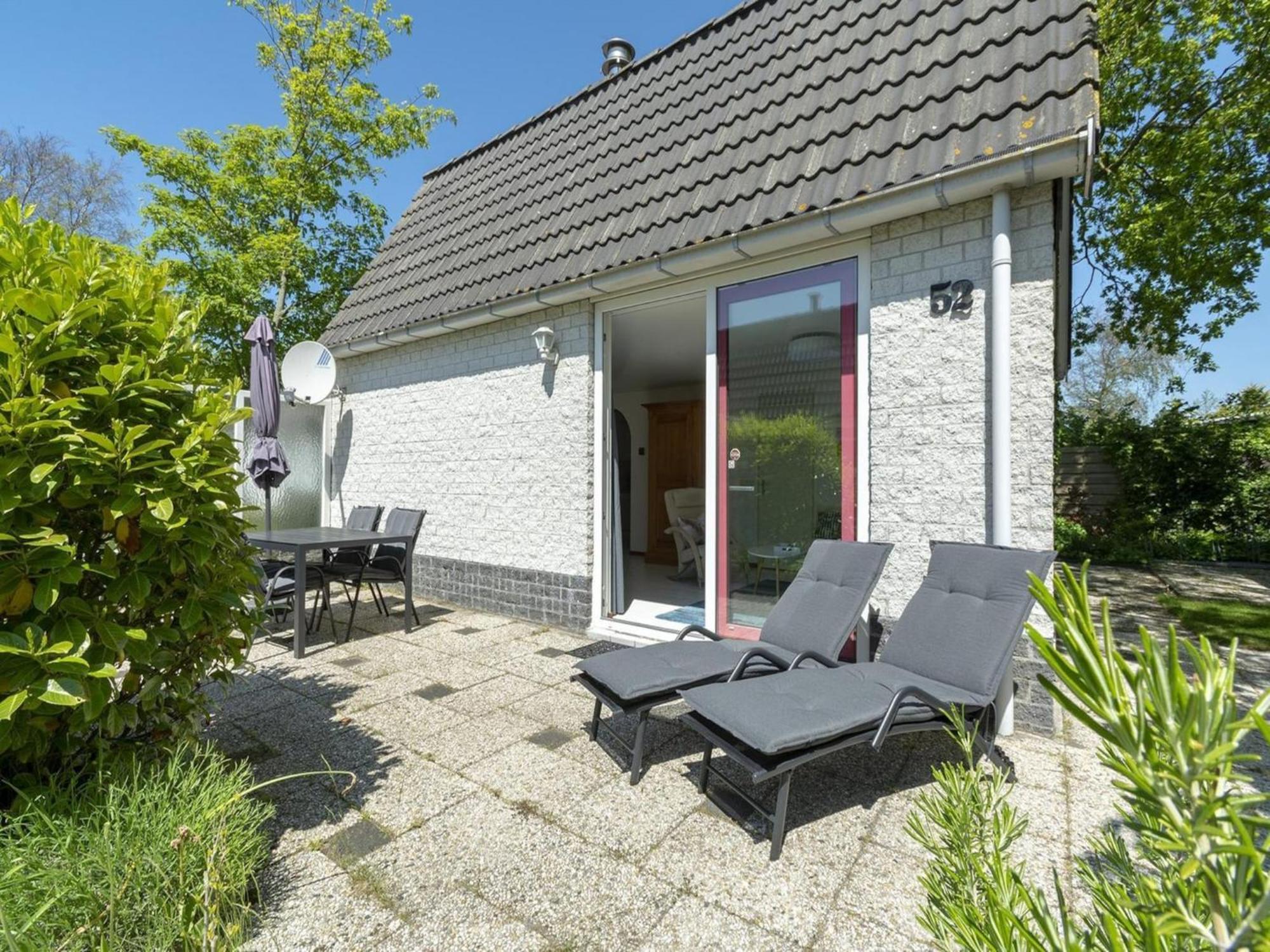 Holiday Home With Pool By The Sea Sint Maartensvlotbrug Eksteriør billede
